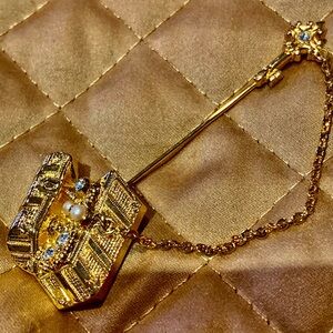 Elegant Gold tone Treasure Chest Stick Pin